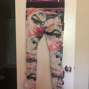Lululemon pink/white swirl leggings